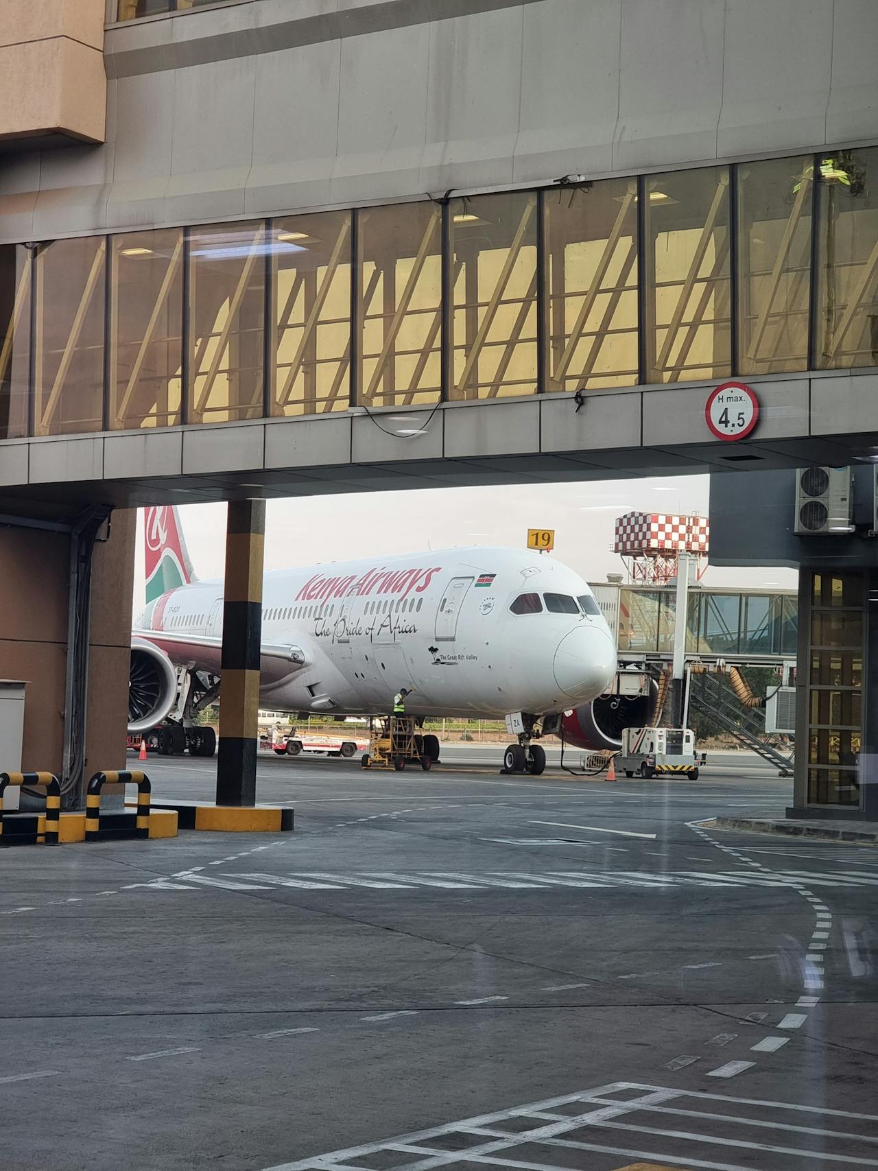 Kenya eTA entry requirements 2026 travelers arriving at Kenya airport immigration
